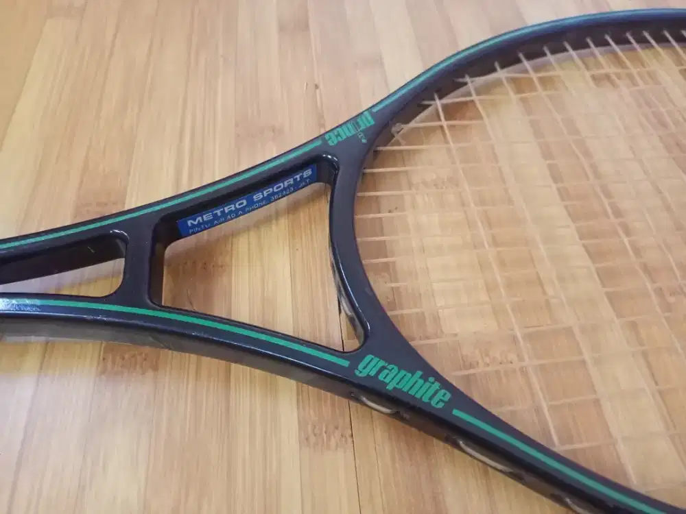 Raket Tenes masih bagus jarang pakai