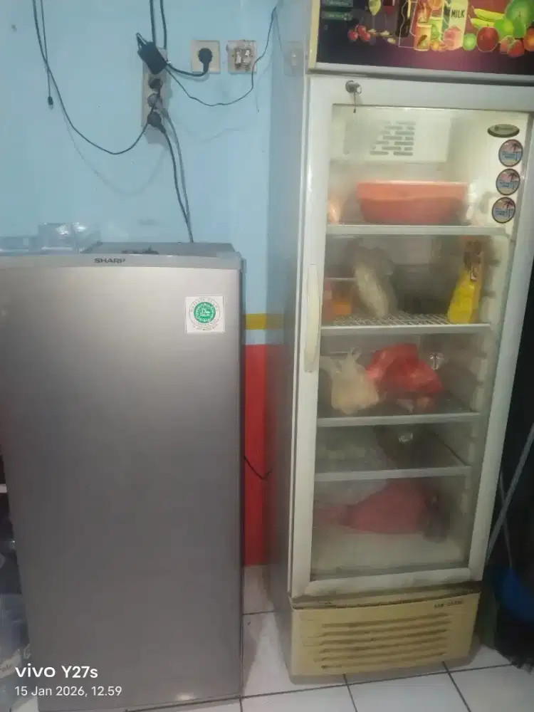 Dijual stu unit freezer dan showces