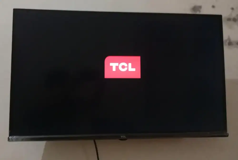 Dijual cepat tv tcl 32 inch minus box