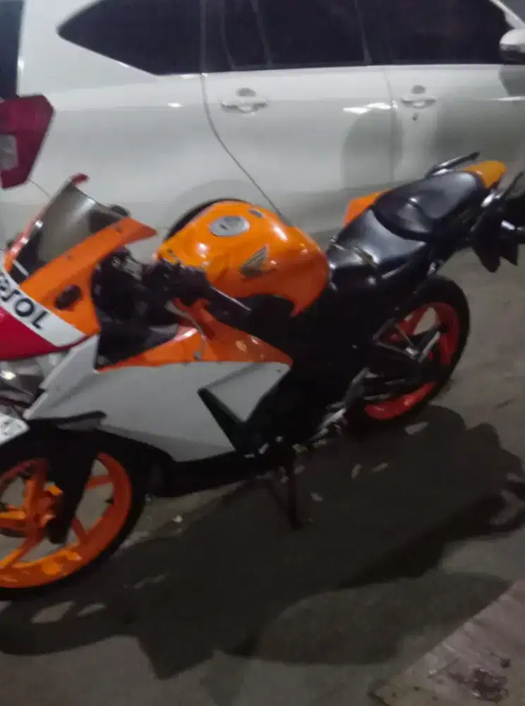 di jual Honda CBR th 2014 Repsol ss lengkap