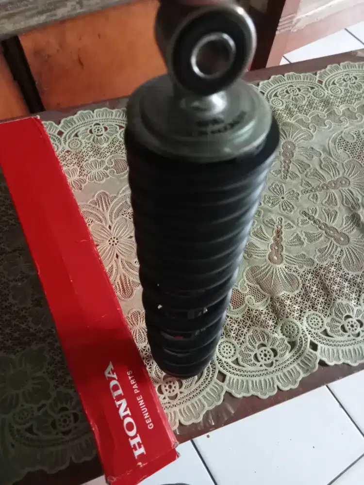 Shockbreaker belakang Scoopy Vario beat original