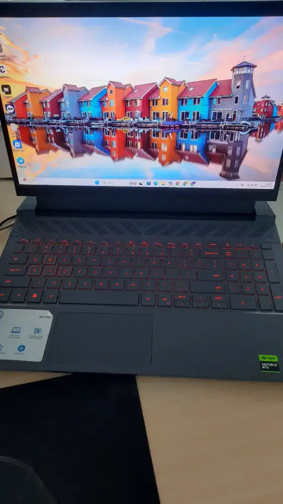 DELL RYZEN 7 7840HS RAM 32 SSD 1.5TB RTX 4050 6GB