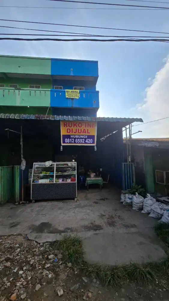 Ruko 3 lantai  pinggir jalan