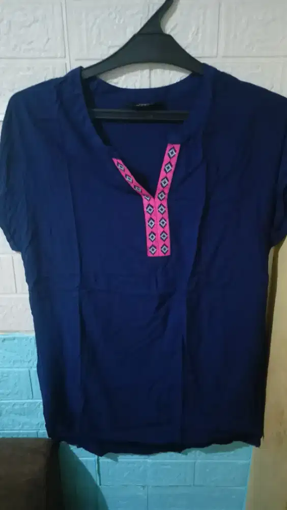 Baju atasan warna navy