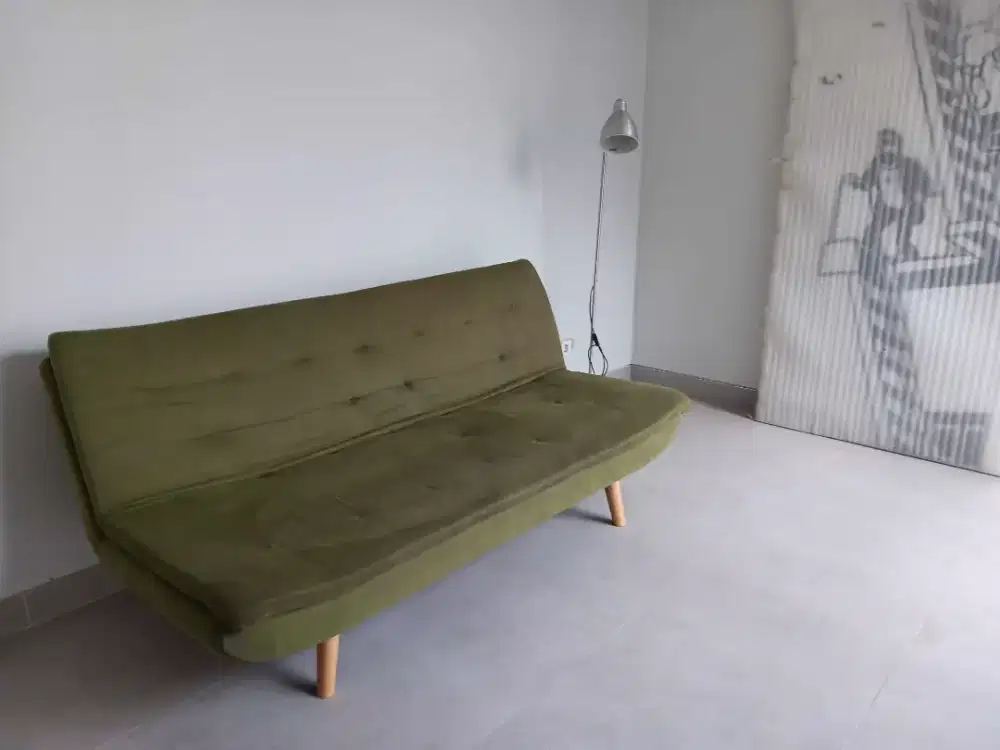 Sofa minimalis hijau army