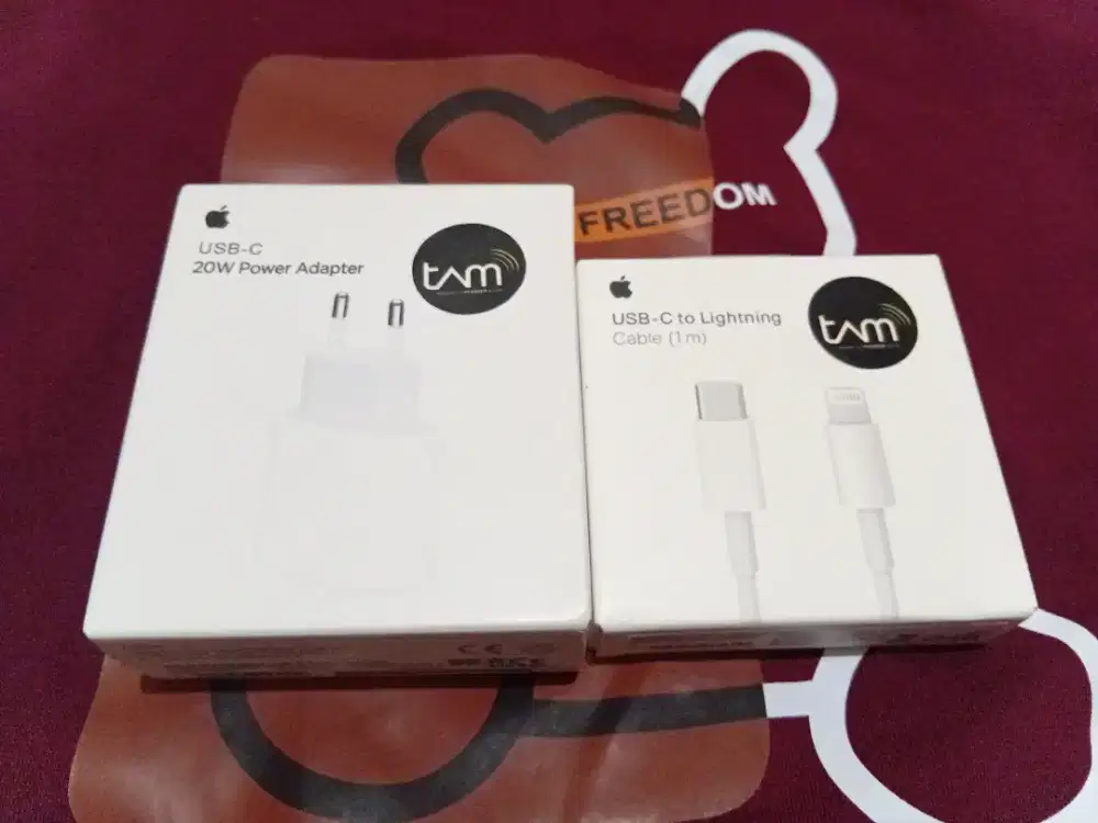 Adaptor Original Iphone 20watt+Kabel Data Tipe C To Lighting(New)