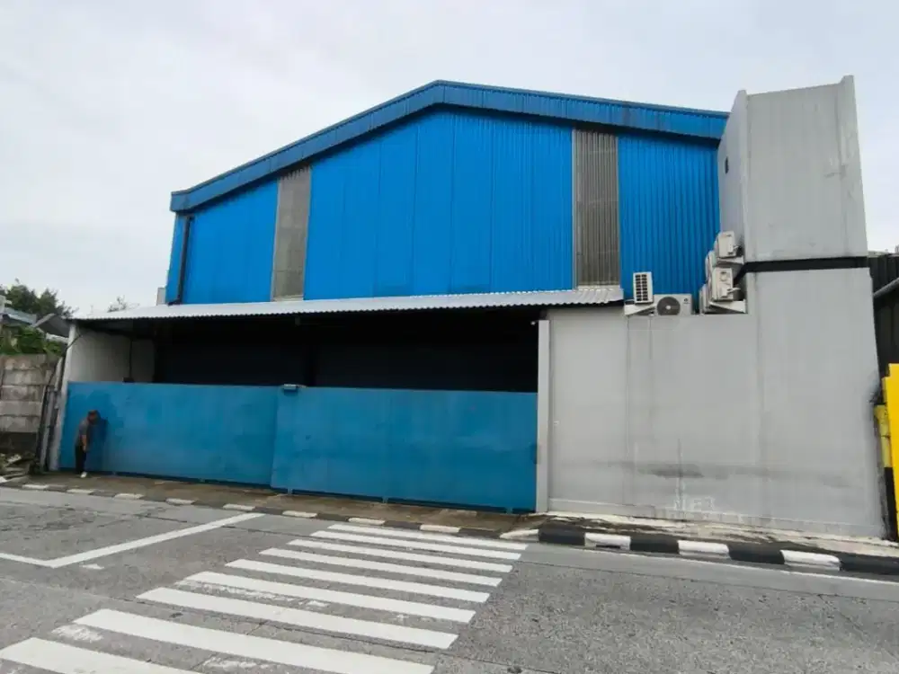Dijual Showroom & Workshop Building 3 Lantai Bagus