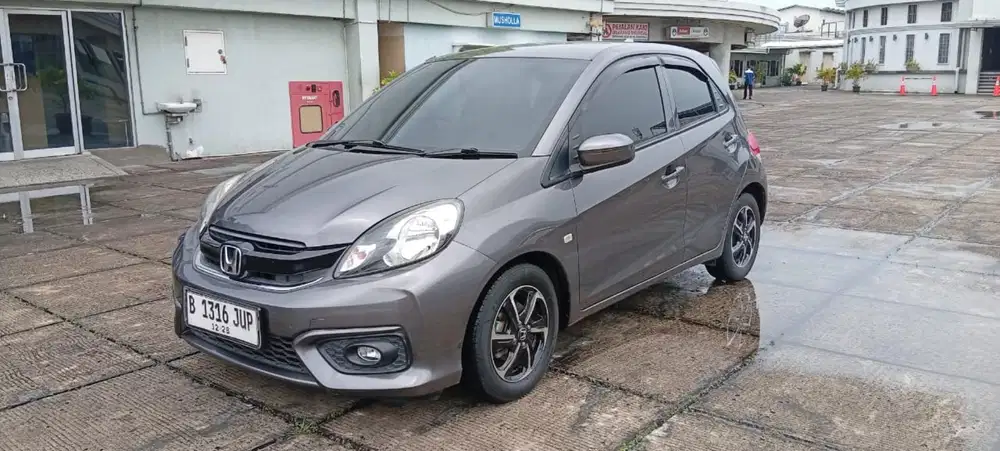 Honda Brio E autometik at Abu-Abu 2016 km antik