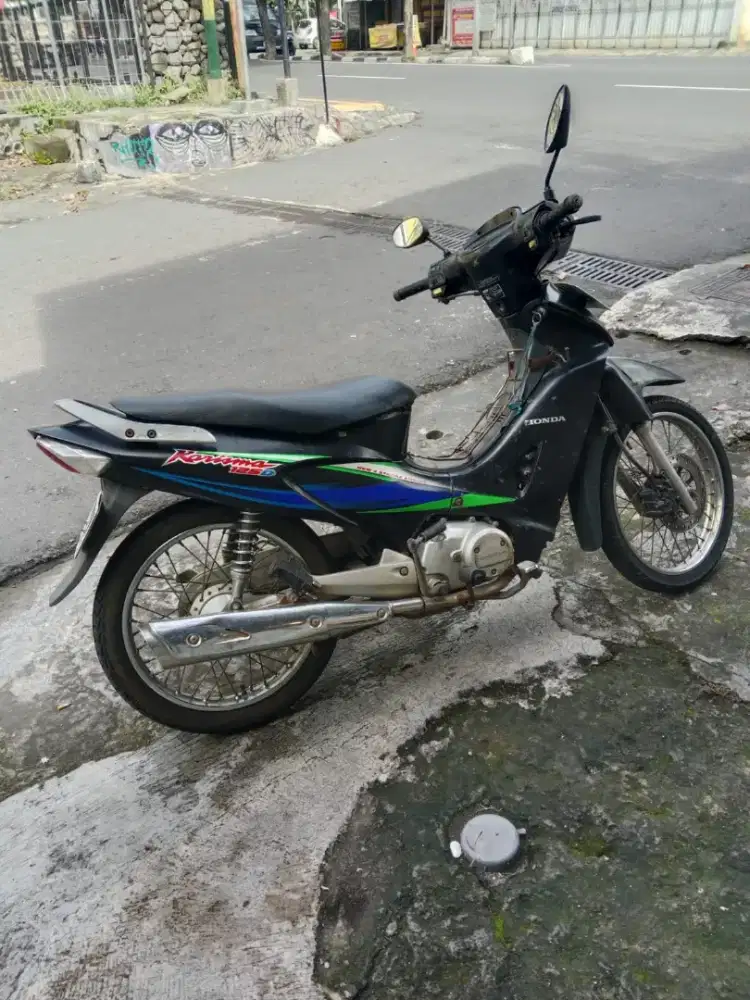Karisma kharisma THN 2003 plat B Jakarta