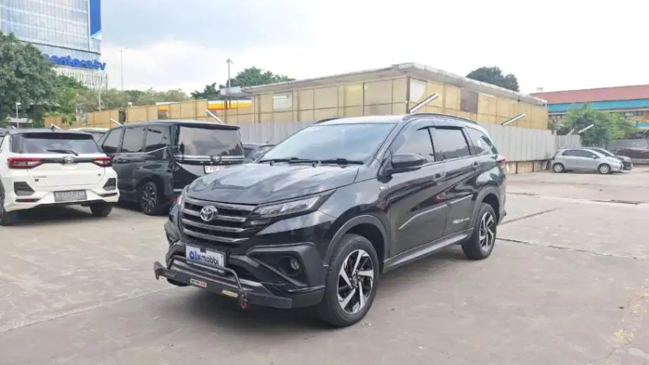 Toyota Rush 1.5 TRD Sportivo Bensin-AT 2020 Hitam