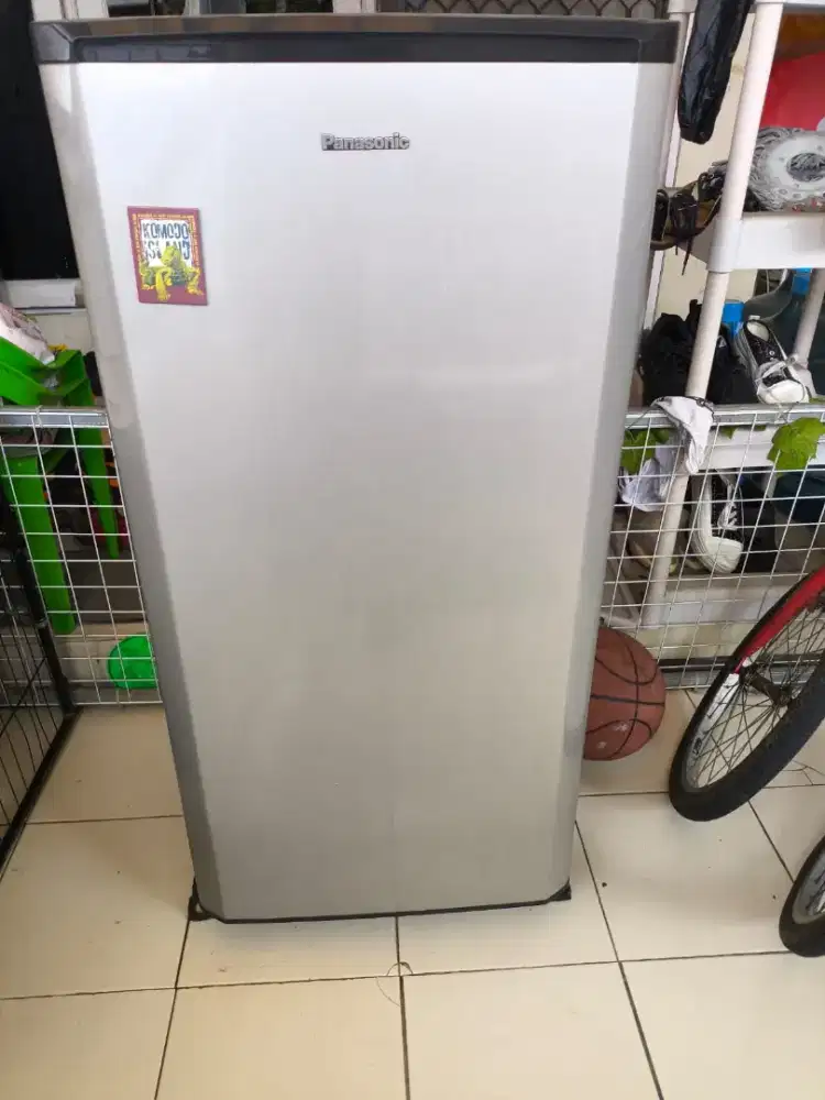 Jual kulkas bekas merk panasonic