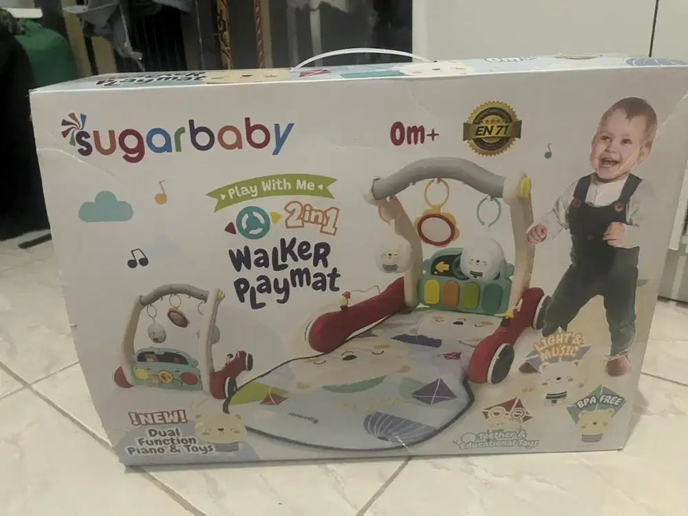 Baby walker dan playmate