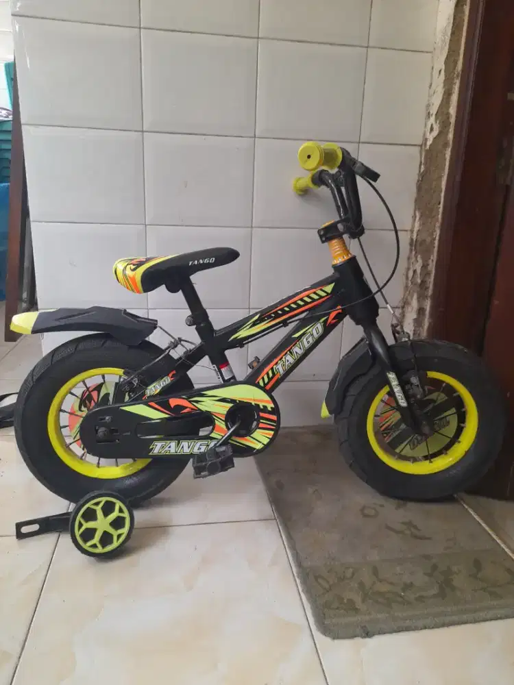 Sepada TANGO ukuran 12