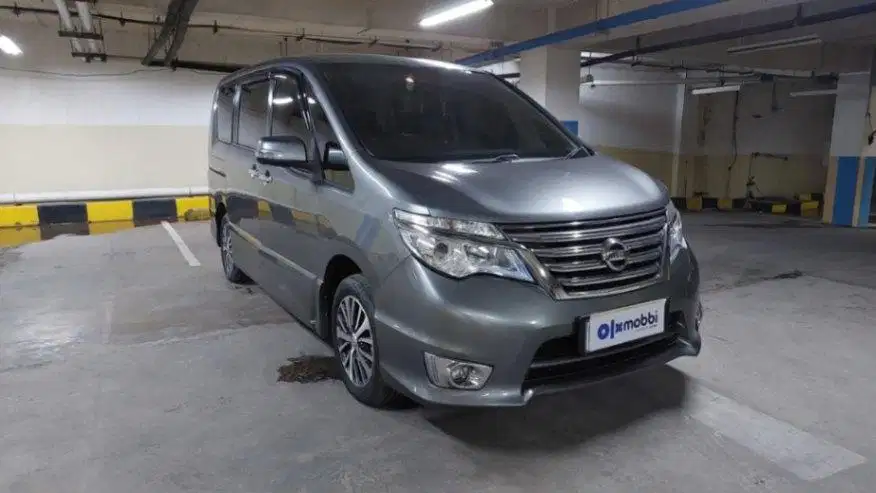 LOW DP Nissan Serena 2.0 Highway Star Bensin-AT 2017 ERE