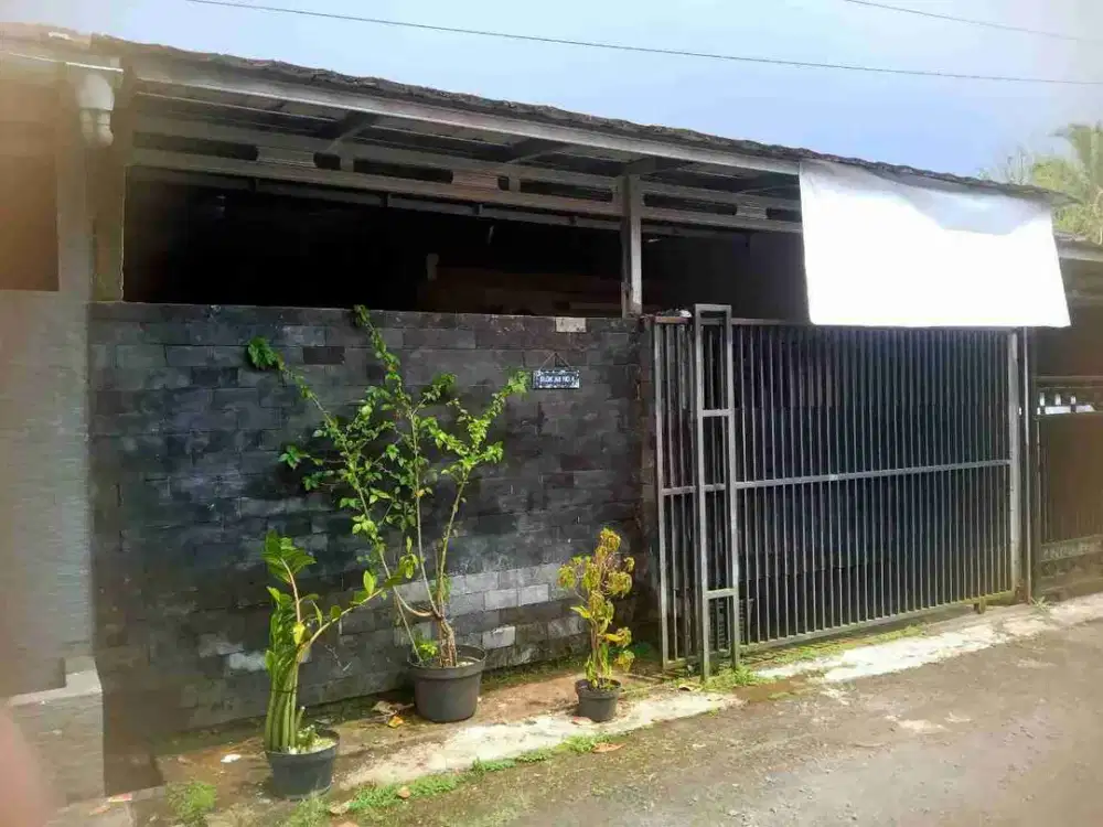 Rumah dikarang tengah cibadak