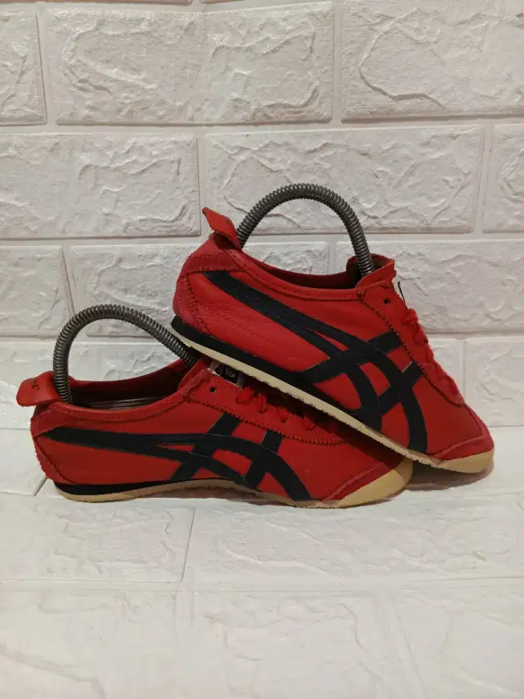 Onitsuka Tiger Mexico 66 red black