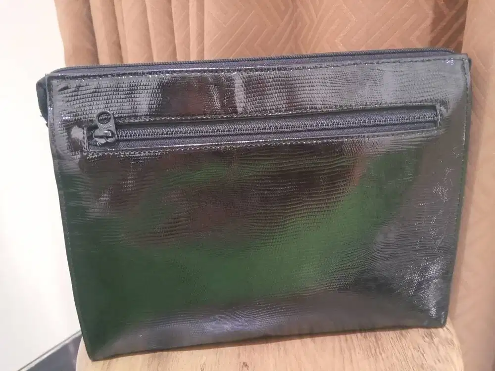 Preloved Clutch Black Glossy