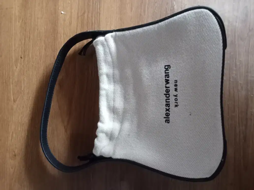 Preloved : ALEXANDER WANG Ryan Canvas Bucket Bag, COD Cibubur Dsk