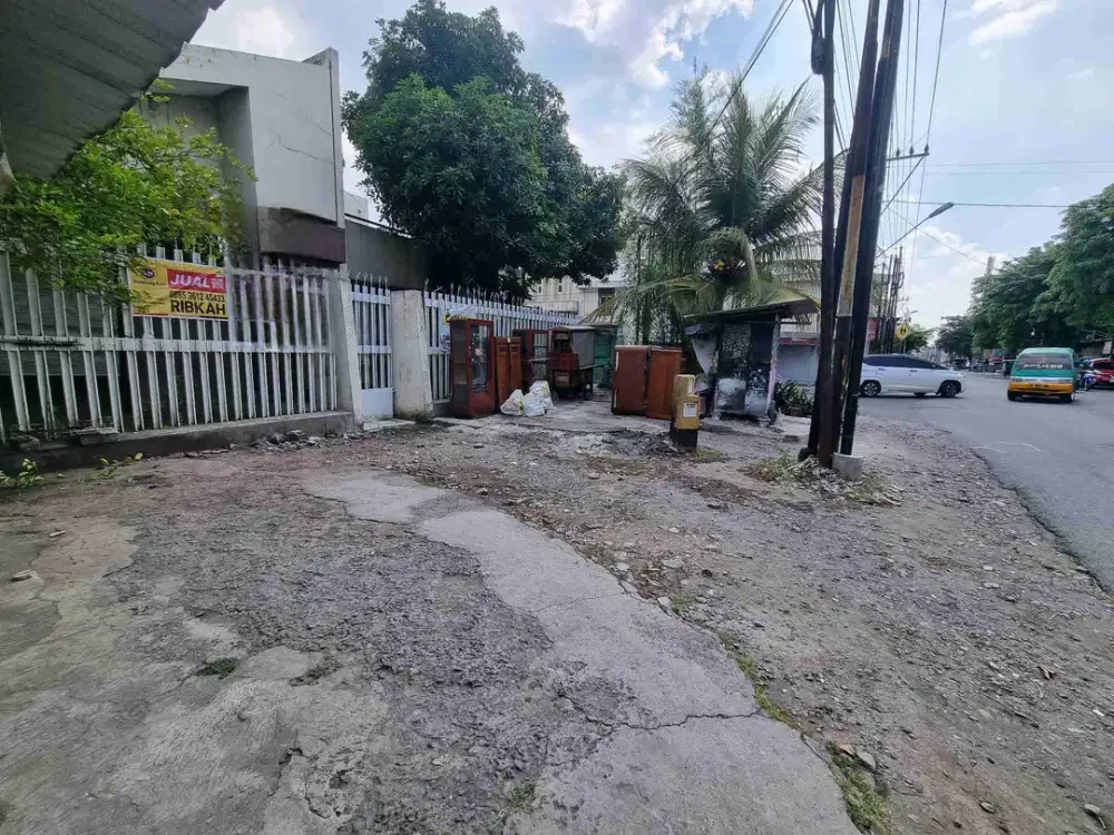 Rumah 2 lantai di tengah kota Solo