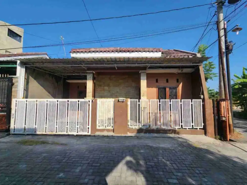 Rumah Cluster Bagus Terawat Dekat Pintu Tol Klodran