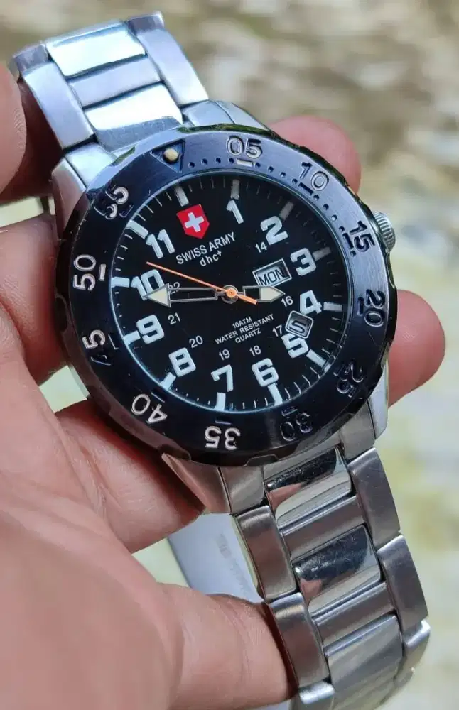 Swiss Army Black Dhc+