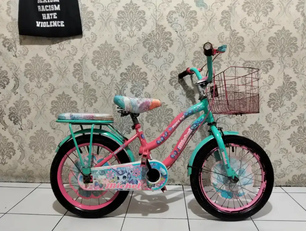 sepeda anak ukuran 16  untuk umur 4-7 tahun