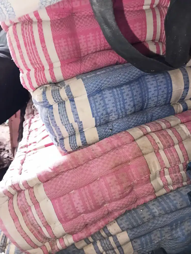 Di jual cepat murah kasur kapuk bekas