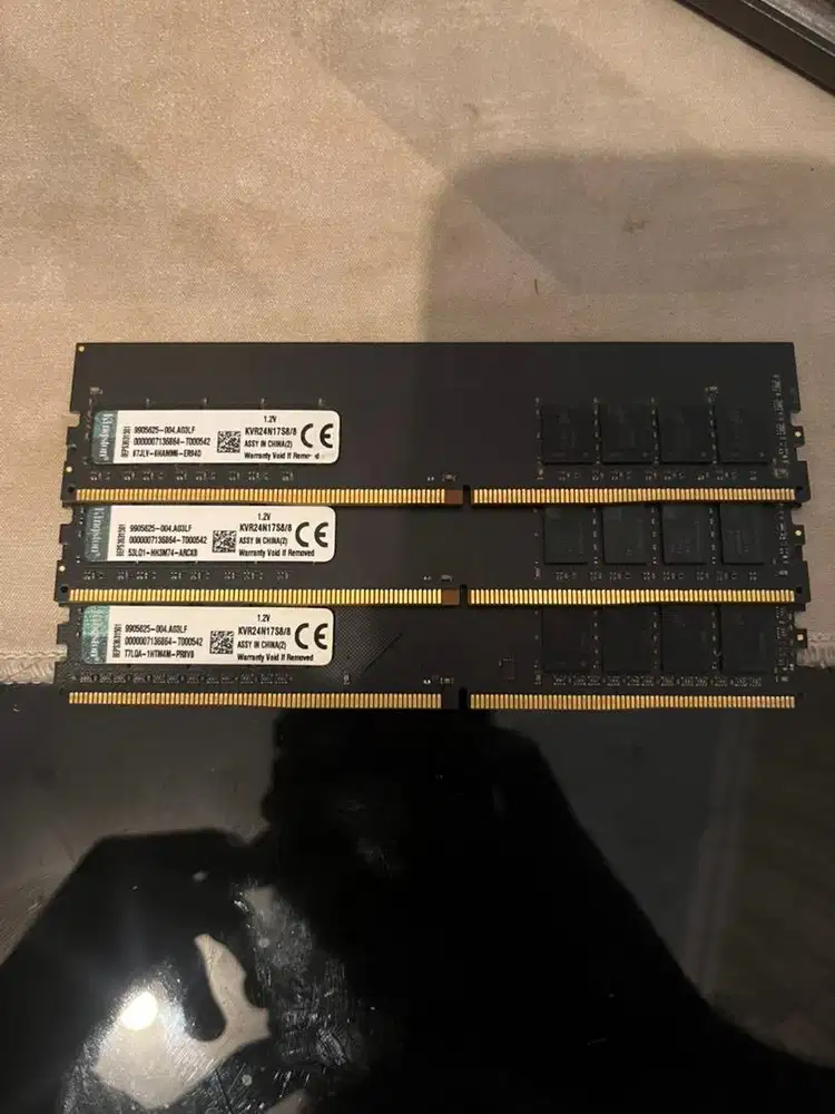 Kingston ValueRAM DDR4 2400MHz 8GB — Model: KVR24N17S8/8
