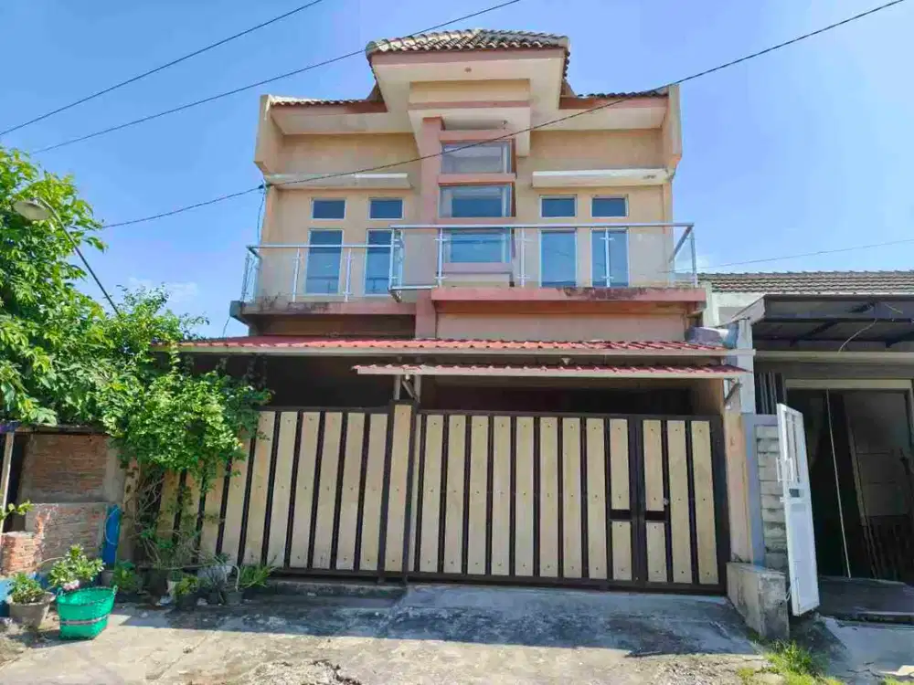 Rumah Luas Strategis di Banyuanyar Surakarta