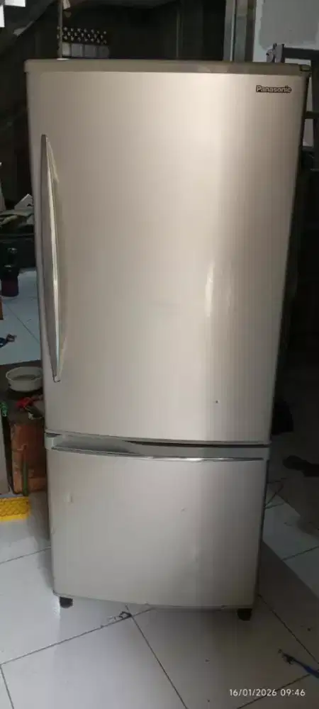 Kulkas Panasonic 2pintu Freezer Bawah Masih Mulus Cantik Build up
