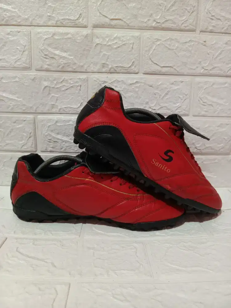 Sanito red black