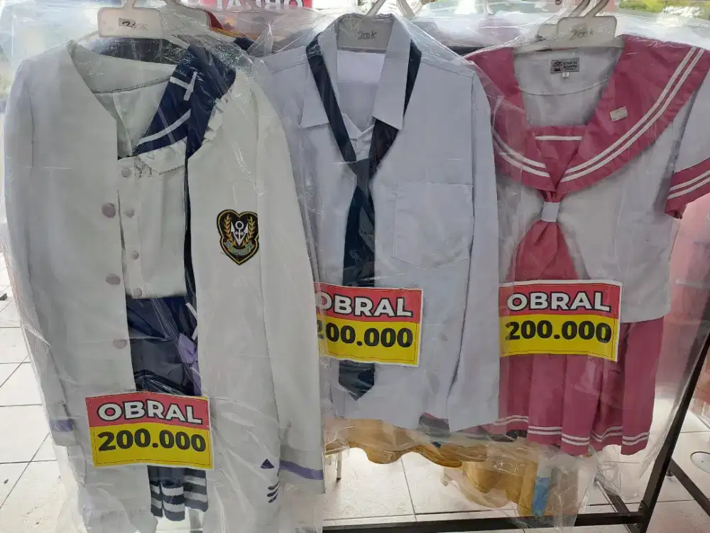 Baju cosplay anime