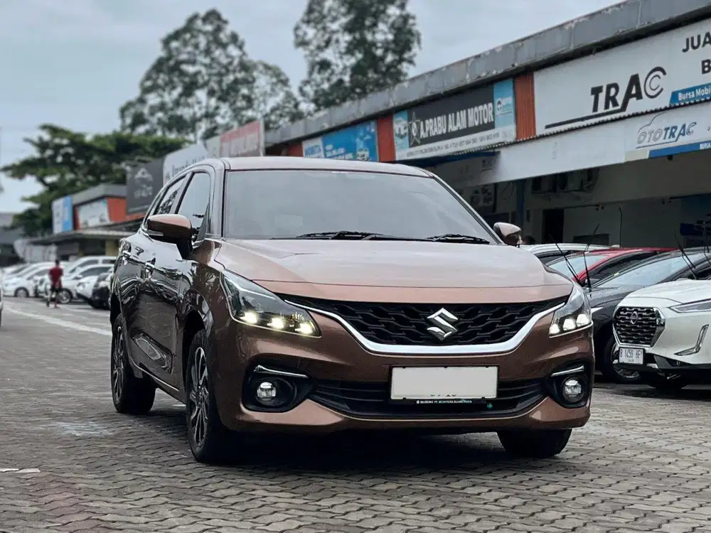 DP 25JT // BALENO HB 2023 AT COKLAT