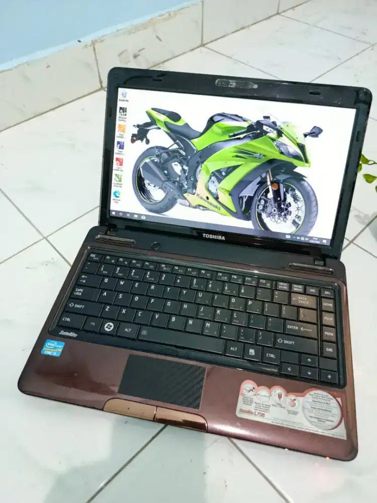 Laptop Toshiba core i3 game desain no minus