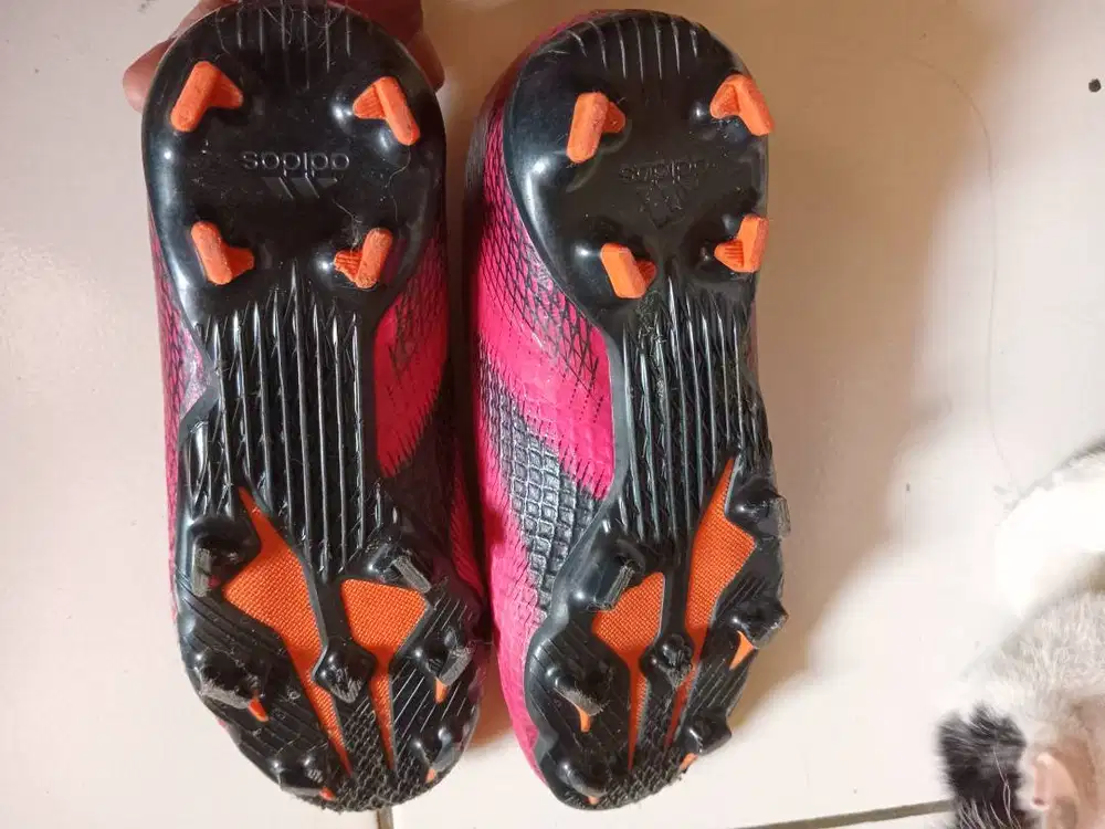 Di jual ajah...jarang d pake adidas ORI kardus nya rusak/gak ada