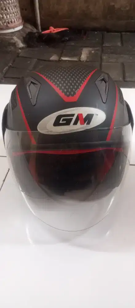 Helm GM size L Hitam