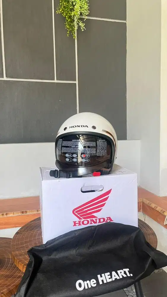 Helm Honda Off White