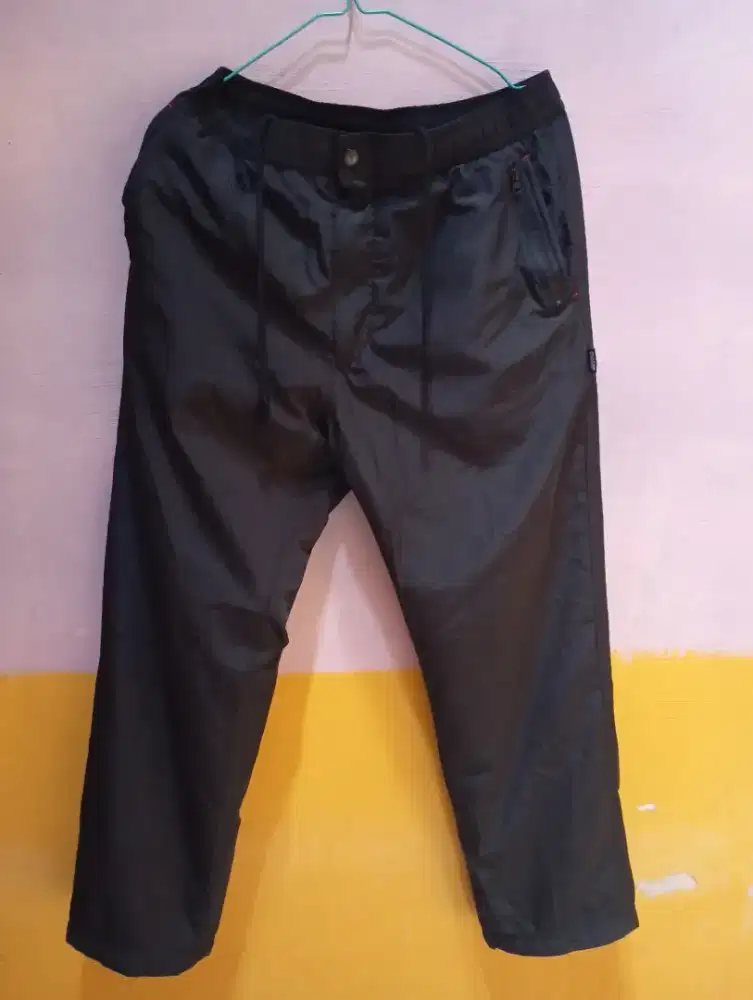 Celana sport parasut daleman kain