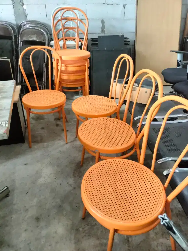 Kursi cafe/depot Merk INFORMA, rangka besi, Bekas, bagus, siap pakai