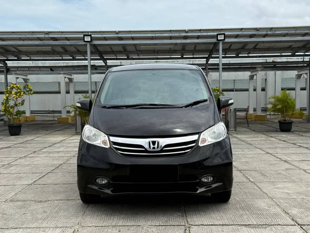 Honda Freed SD Automatic 2014