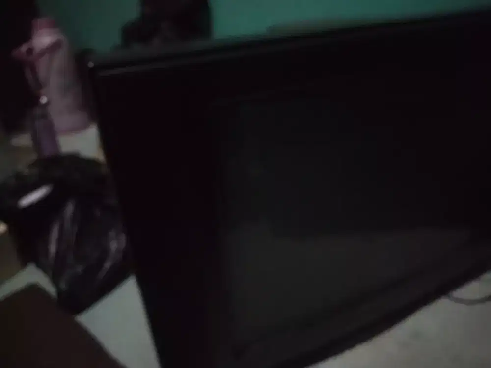 Televisi merk steela 24 inci