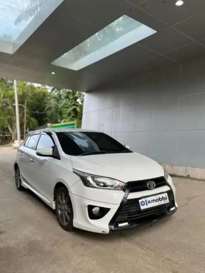 TERMURAH Toyota Yaris 1.5 TRD Sportivo Bensin-AT 2015 PYE B