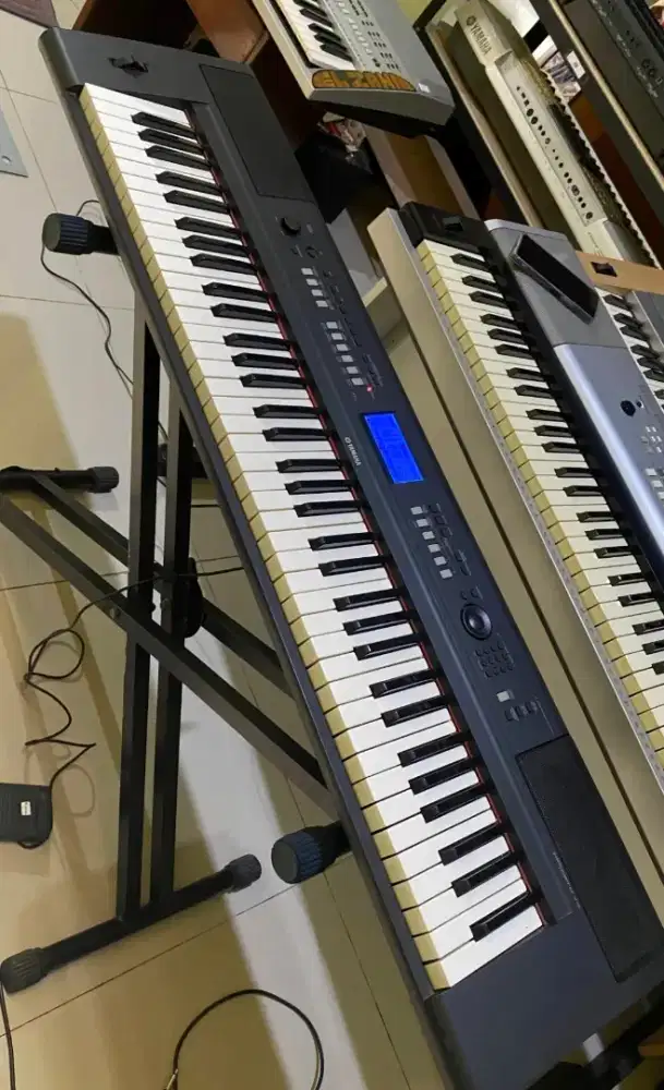 Keyboard Digital Portabel Yamaha Piaggero NP-V60