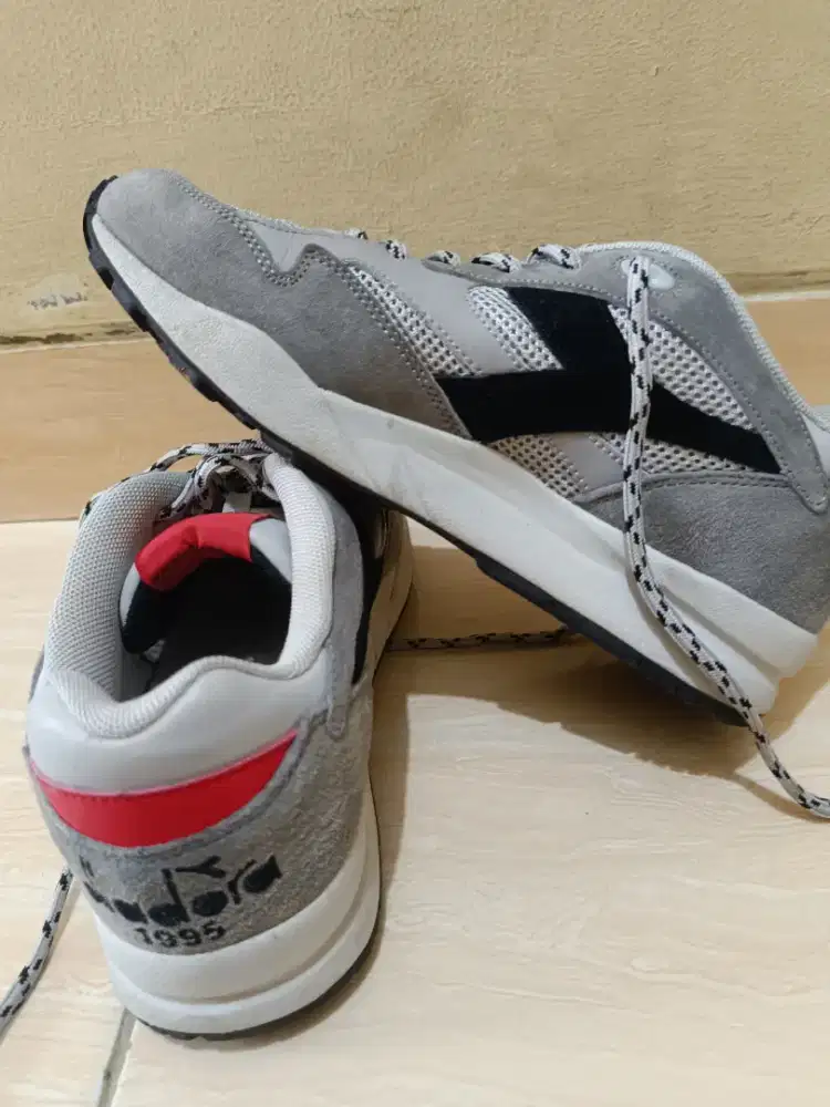JUAL SEPATU DIADORA
