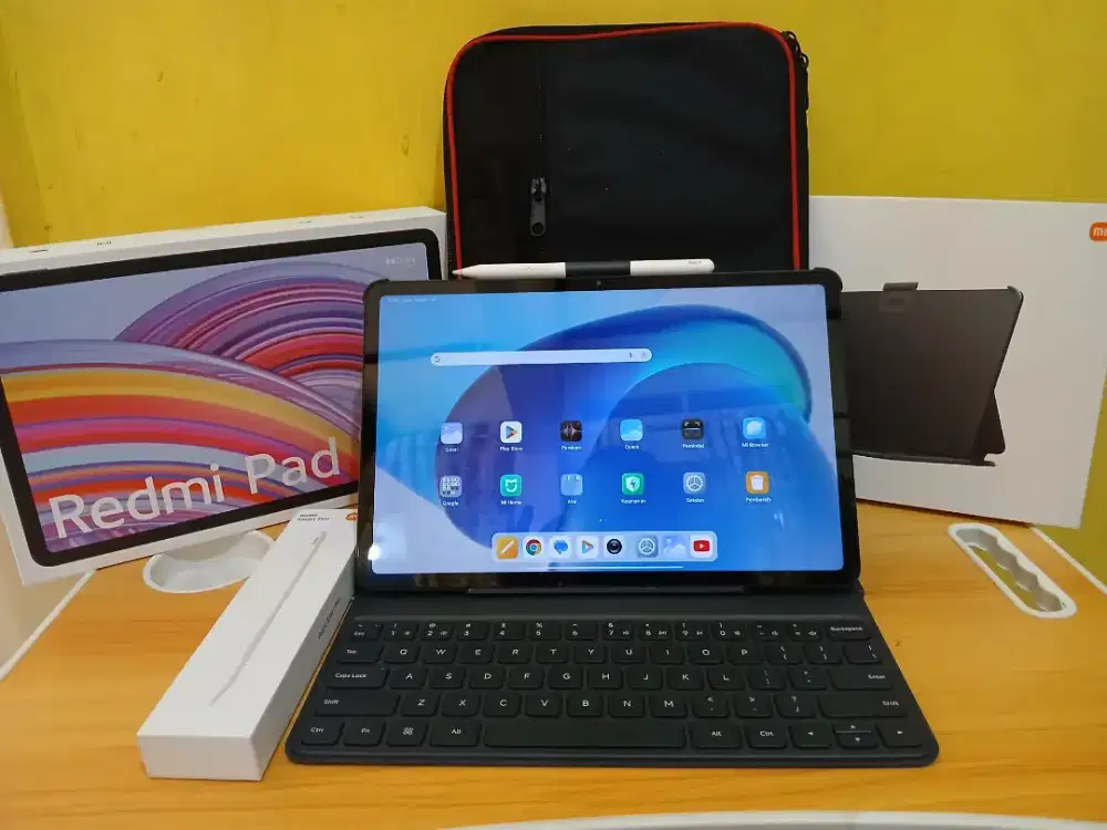 Poco pad pro 8/256 fulset keyboard + pen