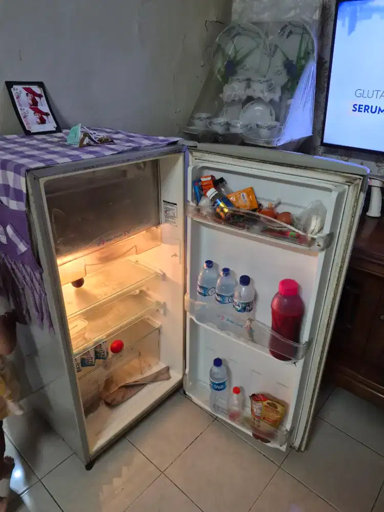 Kulkas Panasonic . normal