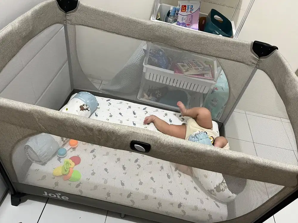 Kasur Bayi Joie Box Playard Commuter Change