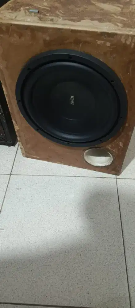 Dijual subwoofer mobil 1 set