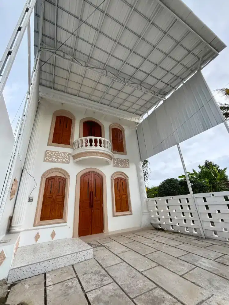 RUMAH BARU Mediterania Klasik – Tengah Kota Jogja