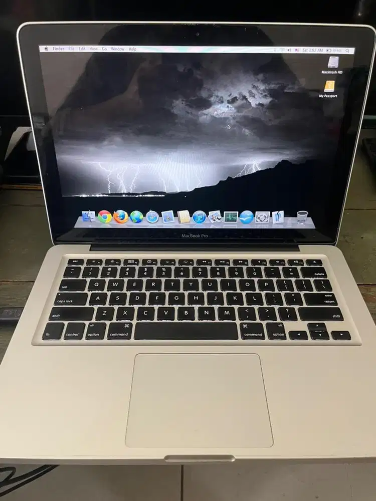 Macbook pro 2010 tidak ada charger